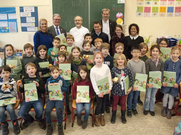 Gruppenbild Vorstellung Kinderkochbuch